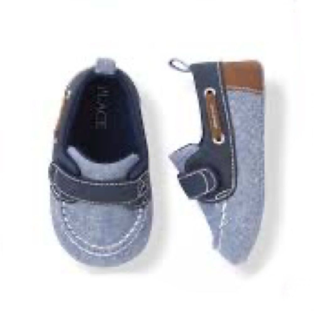 NWT • Children’s Place Baby Boys Chambray Boat Shoes • size 3-6 months